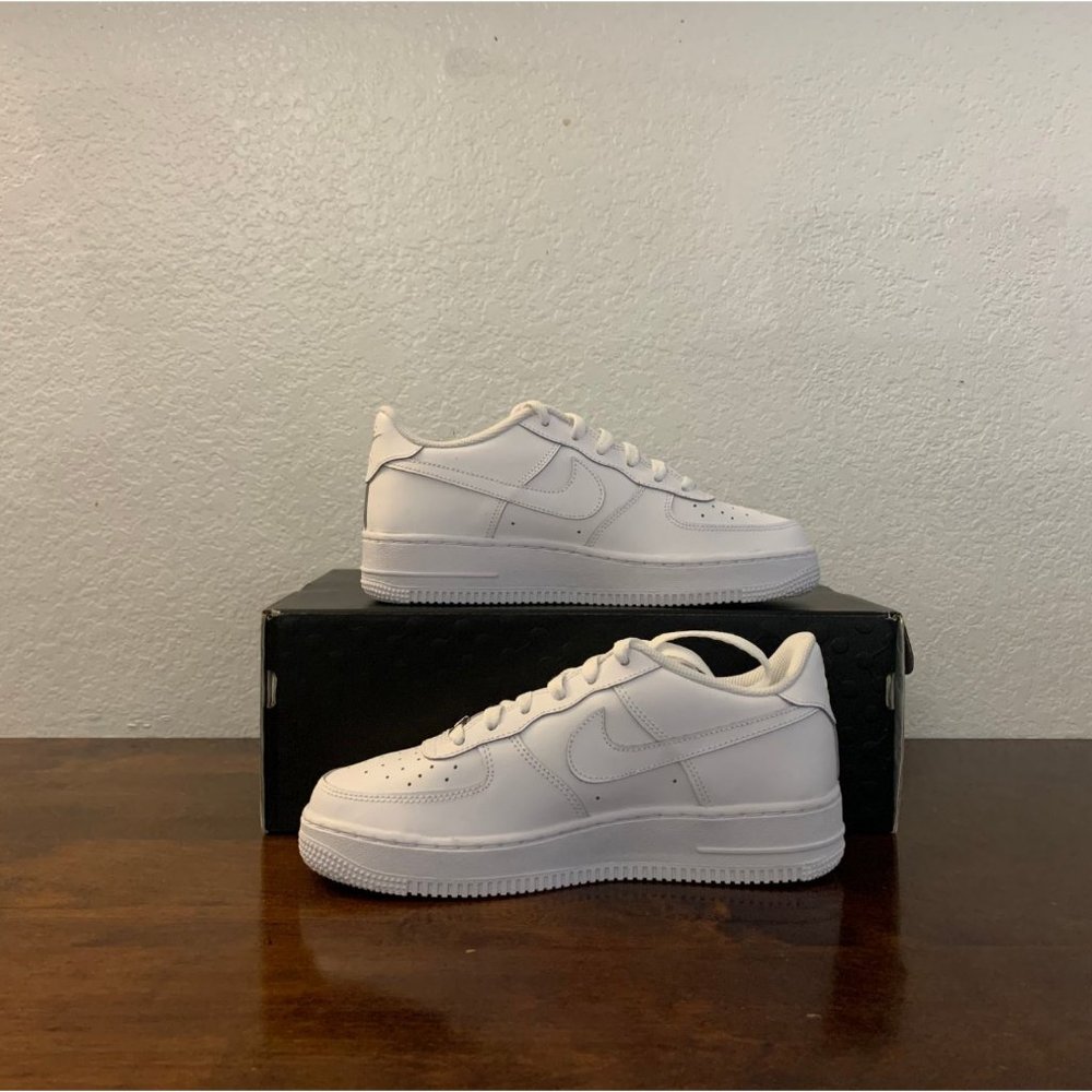 Nike Air Force 1 Low White 2014 (GS) 314192-117 7Y Women's Size 8.5 - Picture 2 of 6